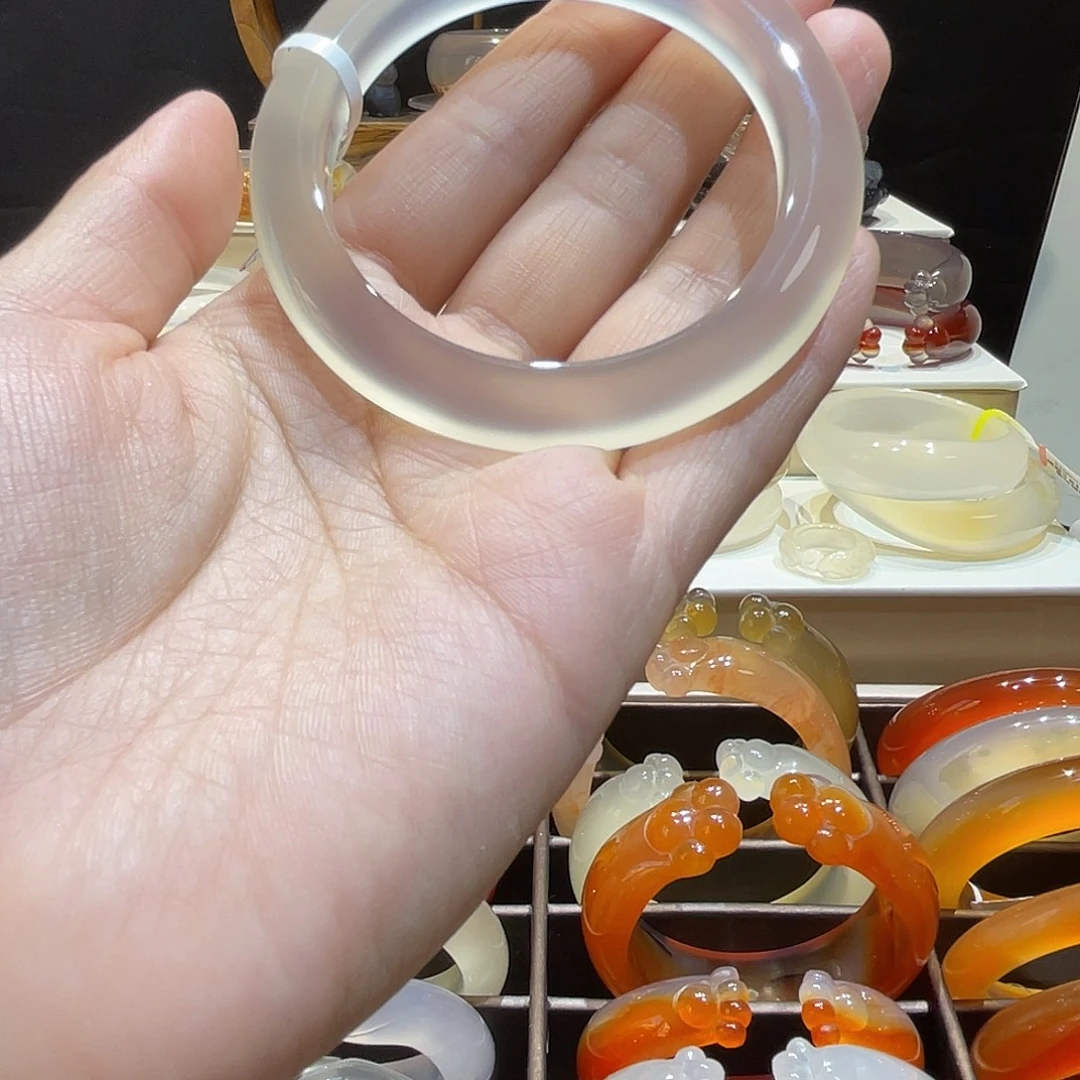 玛瑙/玉髓未镶嵌手镯