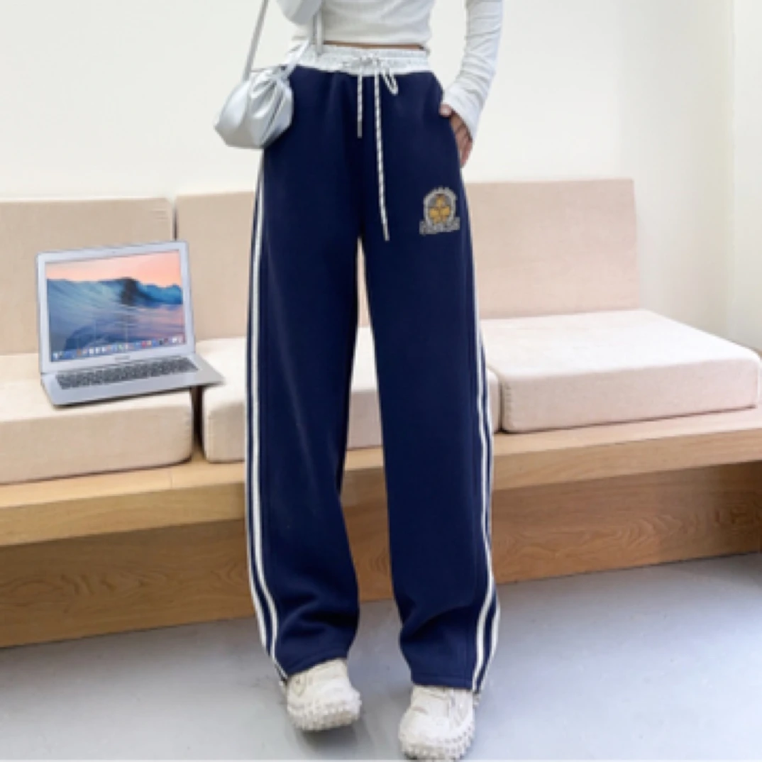 小松鼠春季新款重工词语宽松百搭休闲裤女卫裤直筒可调节女运动裤