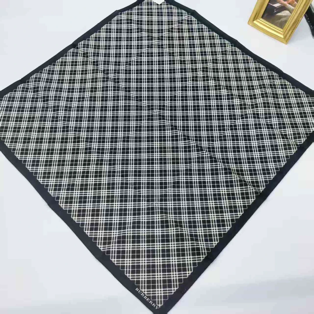 99新 BURBERRY/博柏利 海囤/巴宝莉/丝巾/xh94836
