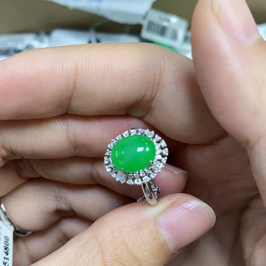 【闪购商品】颈饰18K金镶嵌翡翠四*戒指