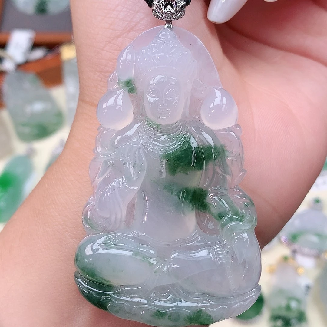 颈饰18K金镶嵌翡翠观音