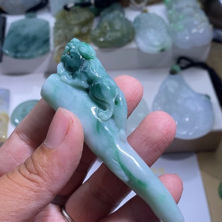 【闪购商品】颈饰未镶嵌翡翠烟嘴