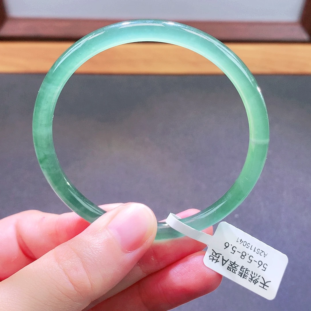 翡翠未镶嵌手镯天然翡翠