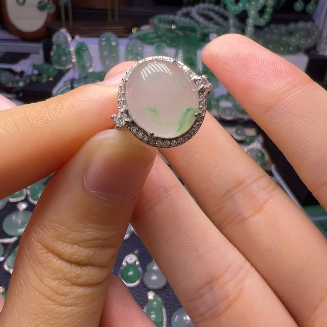 石英质玉未镶嵌颈饰