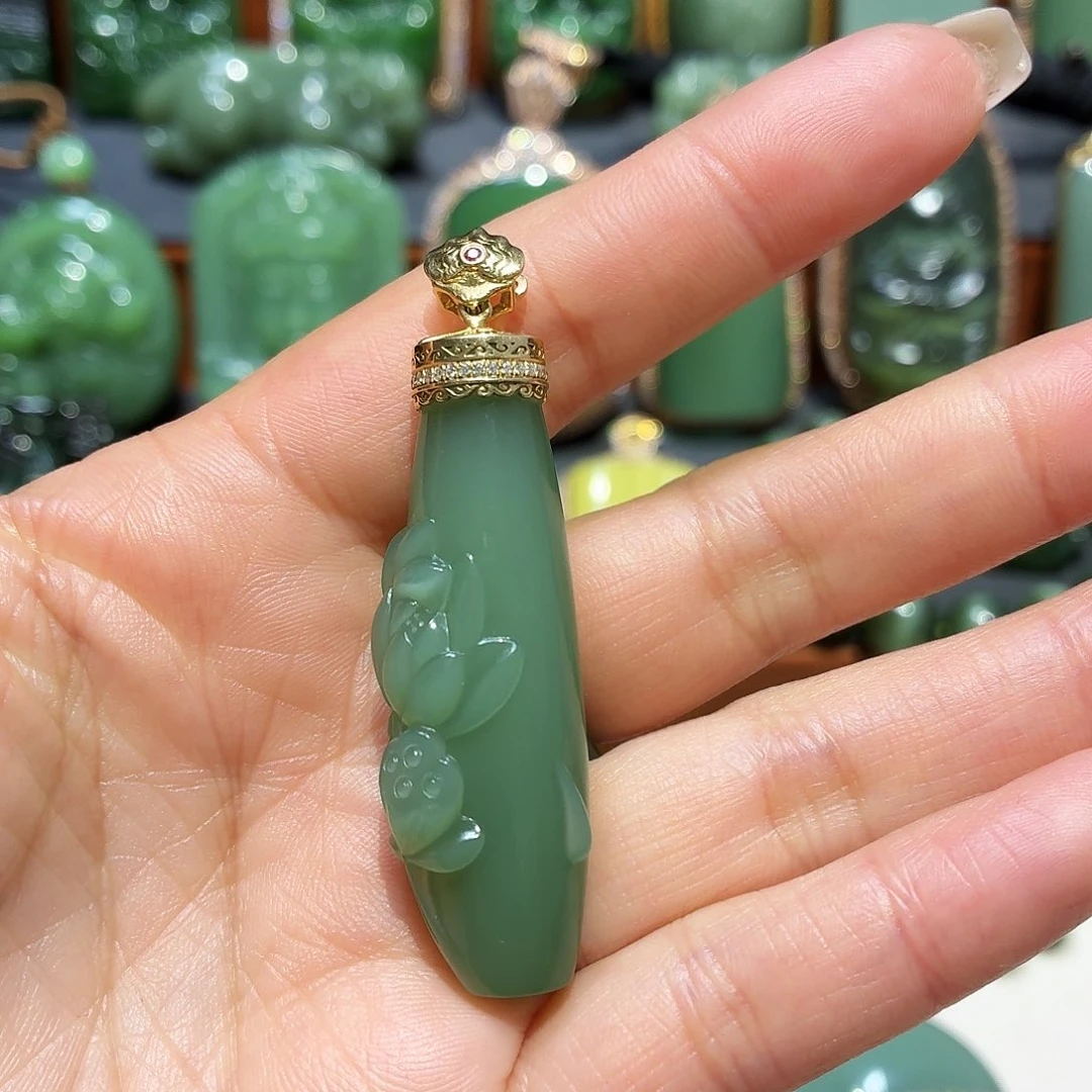 和田玉（碧玉）18K金镶嵌颈饰