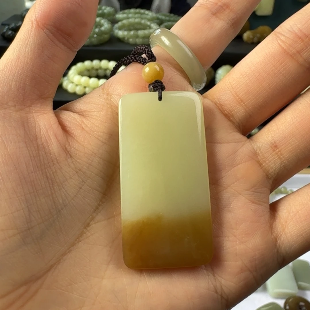 *****颈饰未镶嵌和田玉（糖玉）