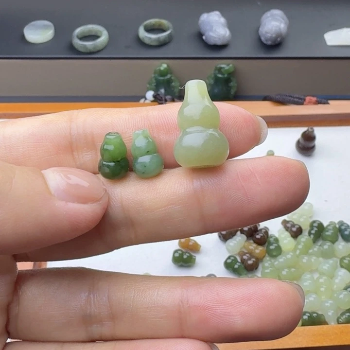 *****和田玉未镶嵌挂件