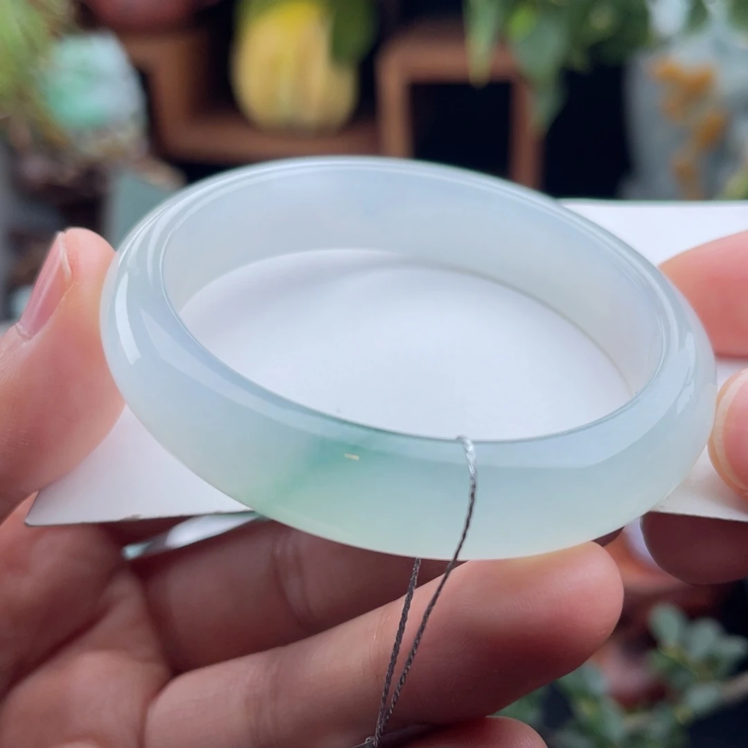 未镶嵌手镯（贵妃镯）翡翠