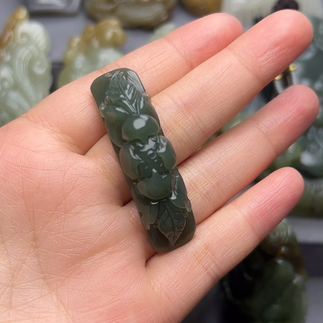 和田玉未镶嵌挂件