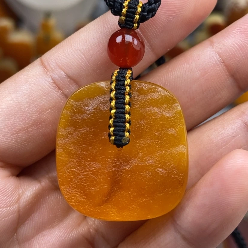 【闪购商品】琥珀颈饰未镶嵌