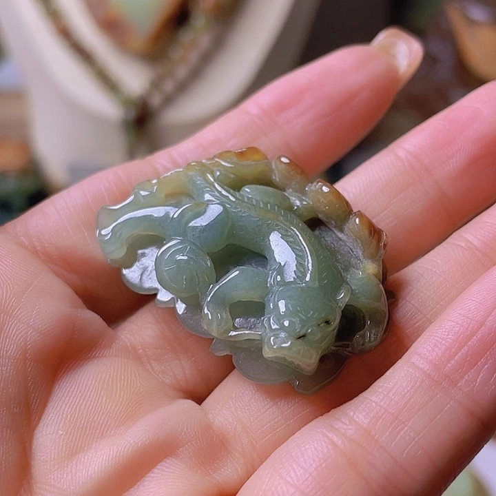 未镶嵌岫岩河磨玉（透闪石质玉）把件修*