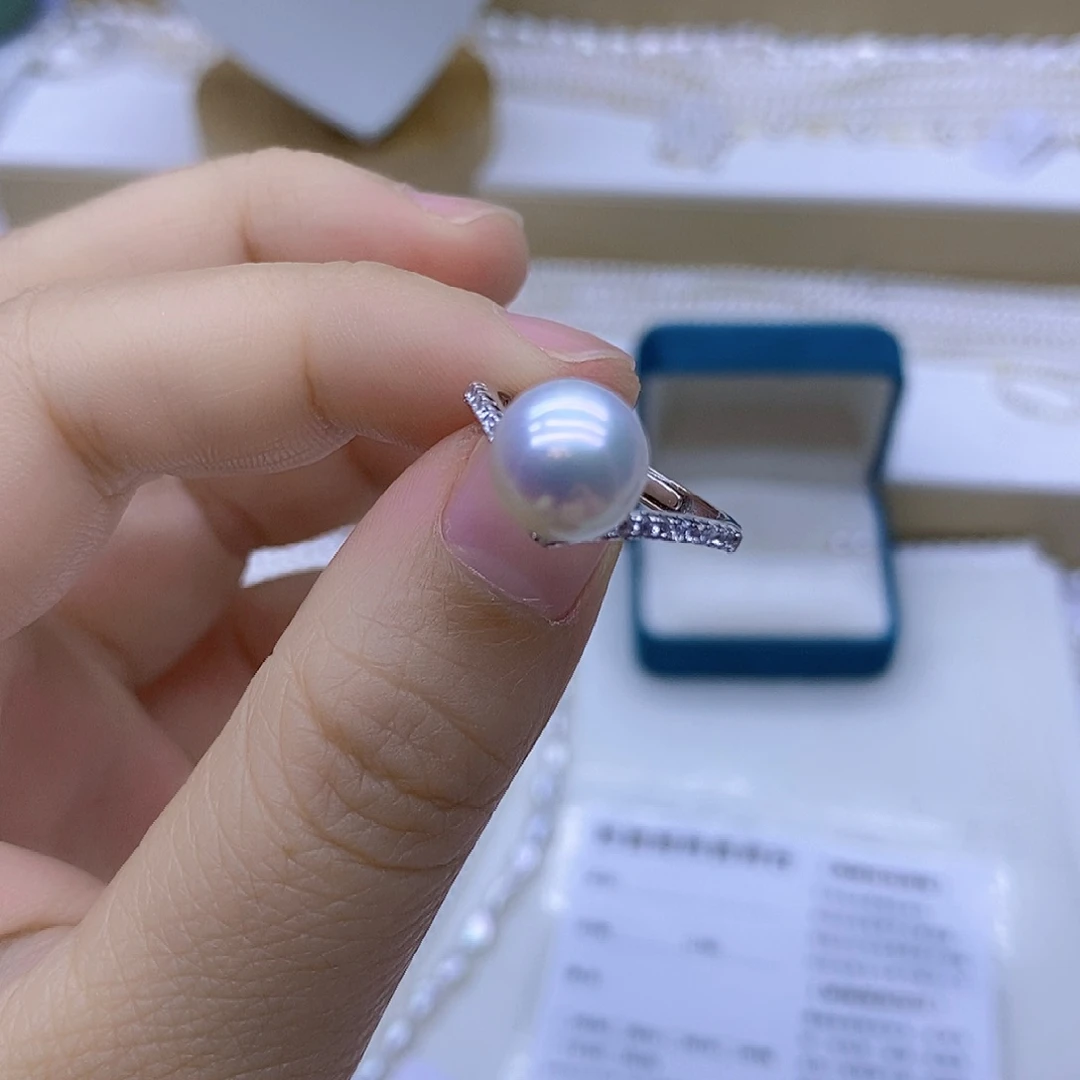 淡水珍珠银S925镶嵌颈饰小**?