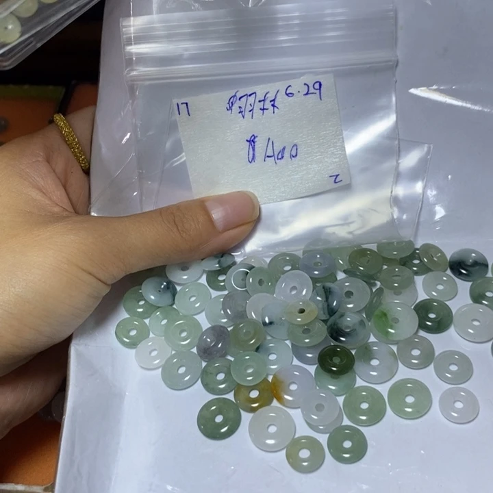 羽***人定制翡翠未镶嵌不退