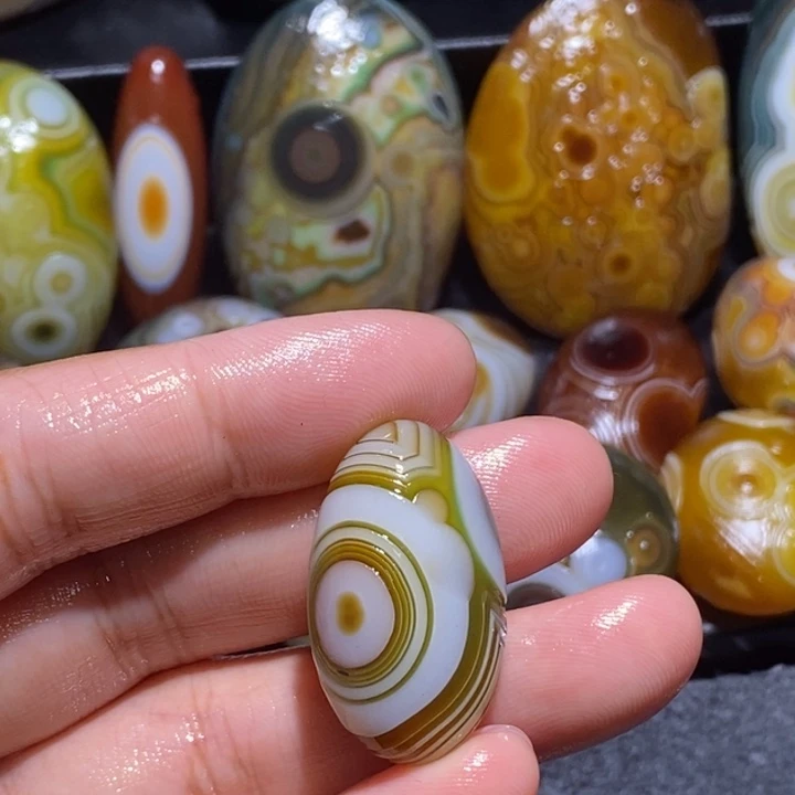 玛瑙/玉髓未镶嵌珠宝奇石