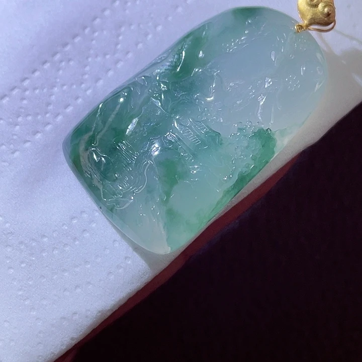 翡翠18K金镶嵌颈饰翡翠
