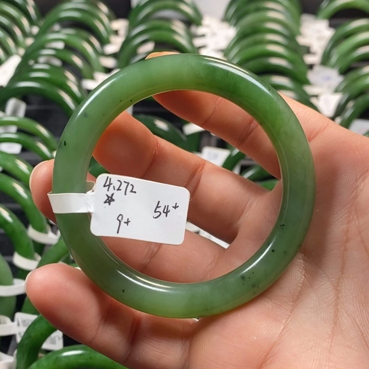 未镶嵌手镯和田玉(碧玉)有瑕疵54