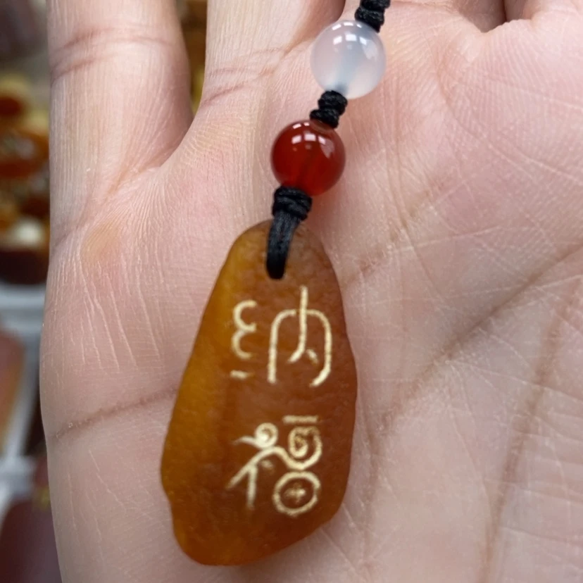 【闪购商品】琥珀颈饰未镶嵌