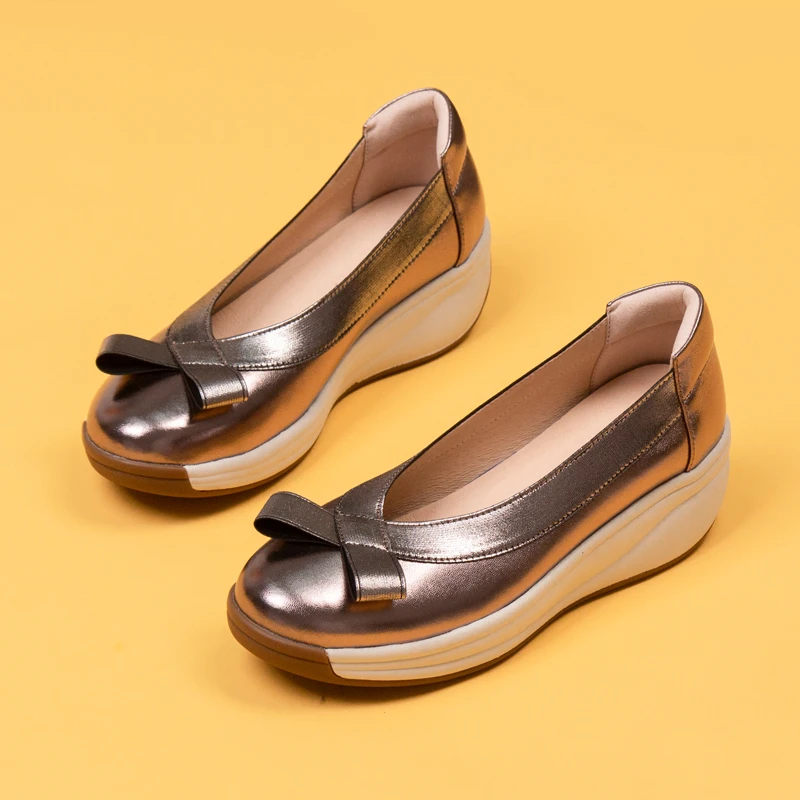 真皮单鞋女枪色软底坡跟妈妈鞋蝴蝶结女鞋春款手工奶奶鞋