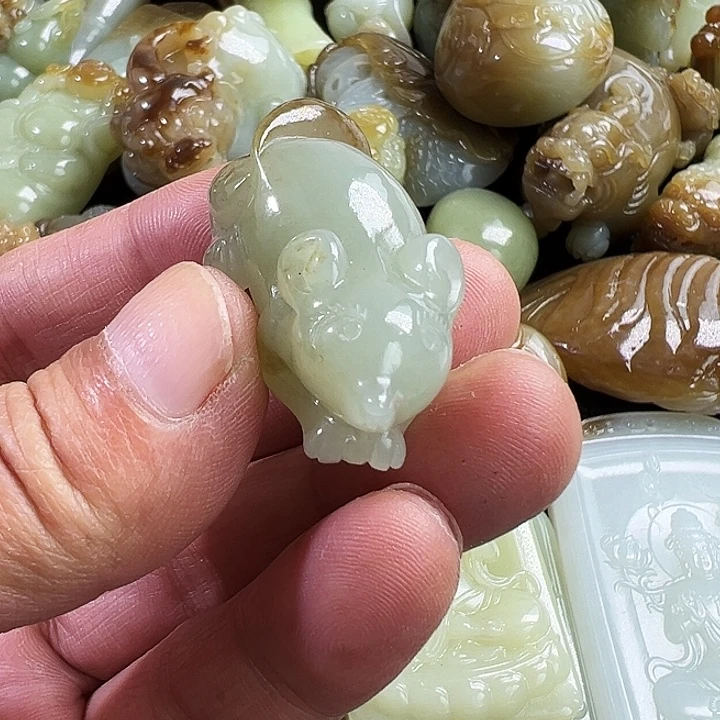 和田玉未镶嵌吊坠(不含链)