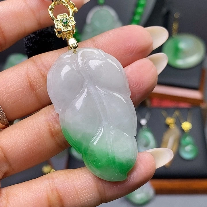 吊坠(赠链)未镶嵌翡翠