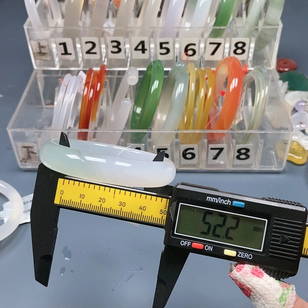 玛瑙/玉髓手镯未镶嵌17