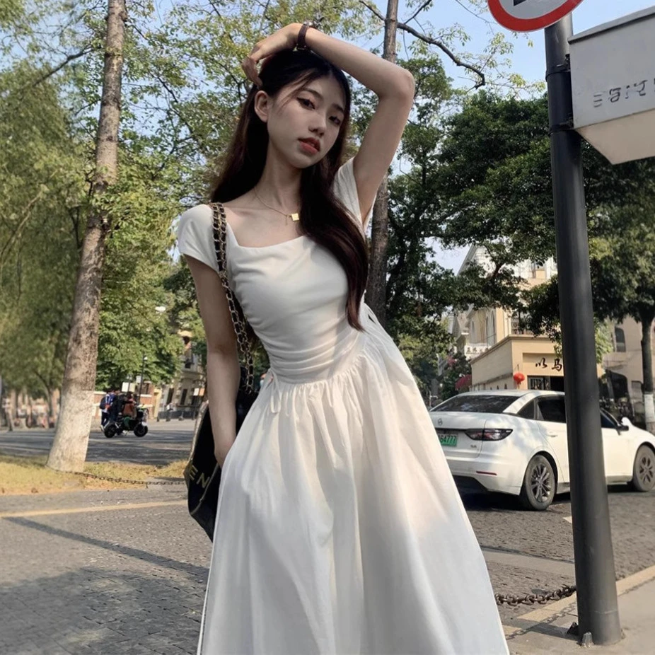 法式白色方领无袖背心连衣裙夏季新款小个子甜美收腰显瘦a字长裙
