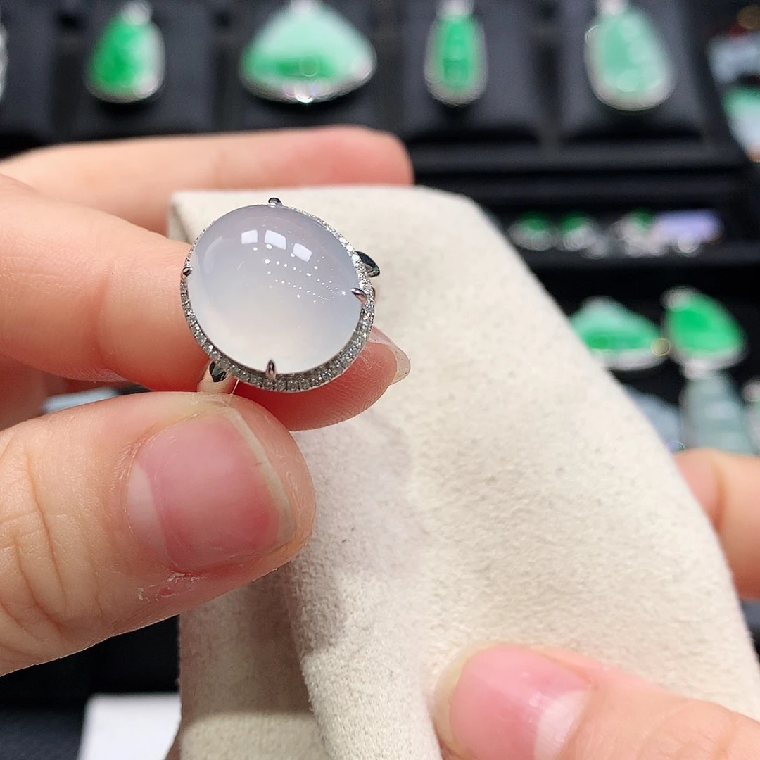 翡翠戒指18K金镶嵌戒指