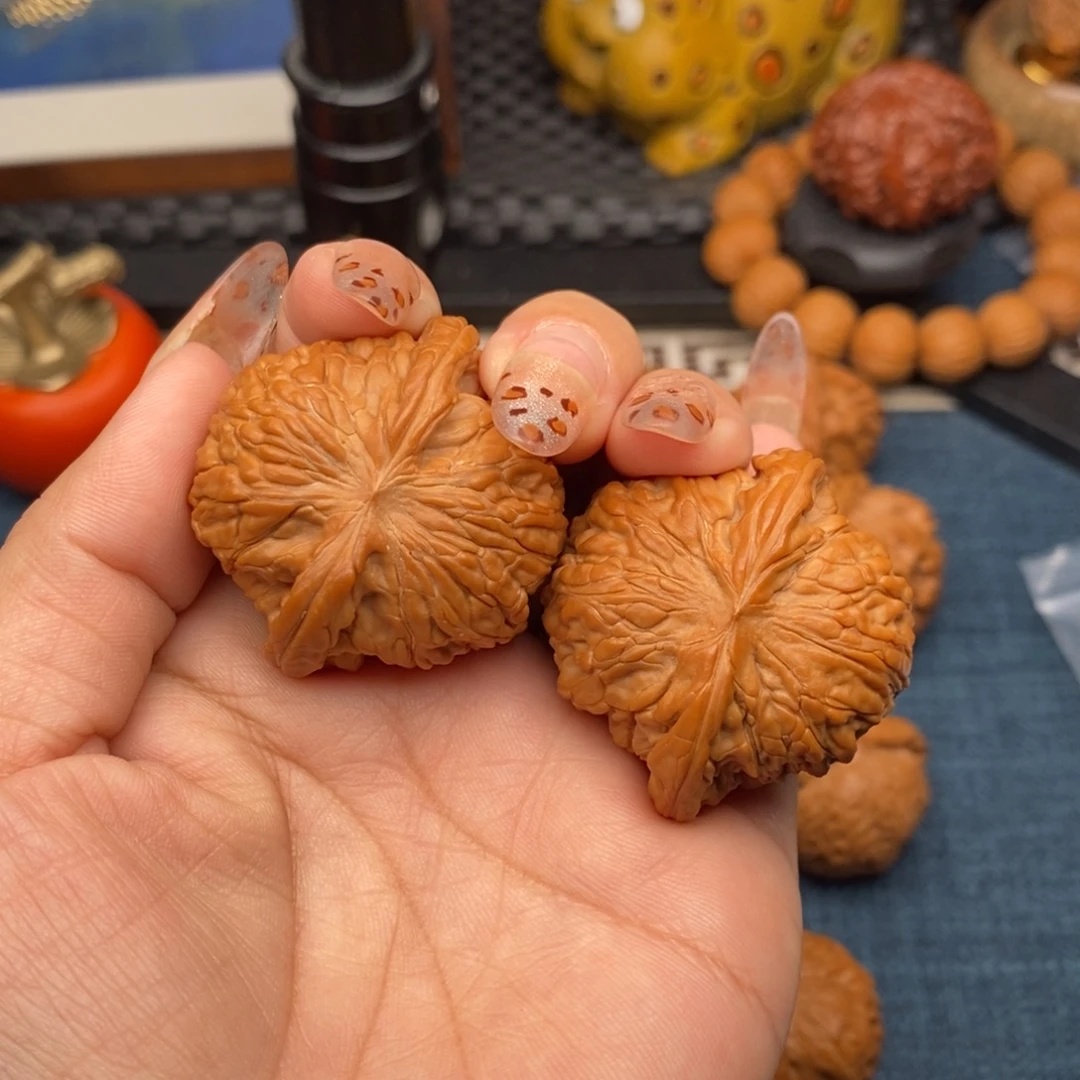 栗***子文玩核桃吊坠全品磨盘40尺