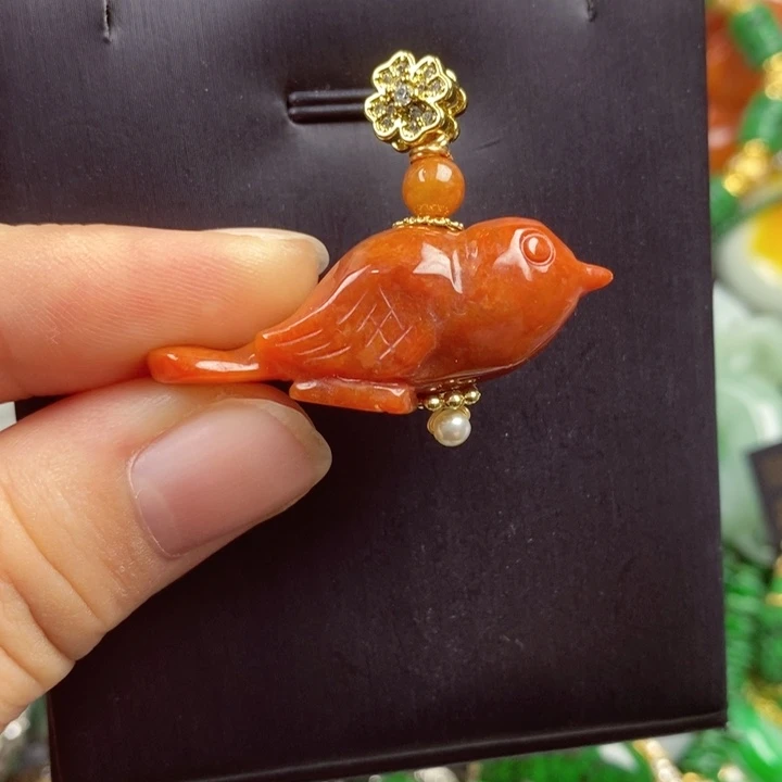 翡翠未镶嵌吊坠(赠链)