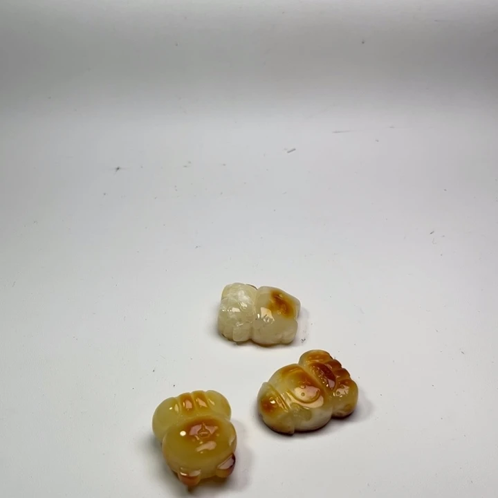 琥珀颈饰未镶嵌蜜蜡