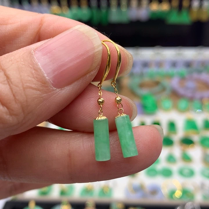 翡翠18K金镶嵌耳饰