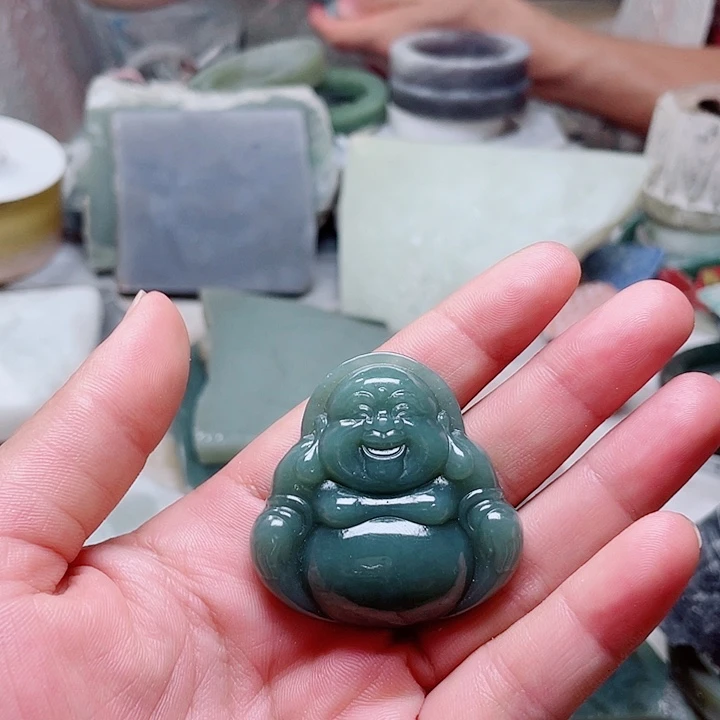 奕***秋和田玉未镶嵌颈饰