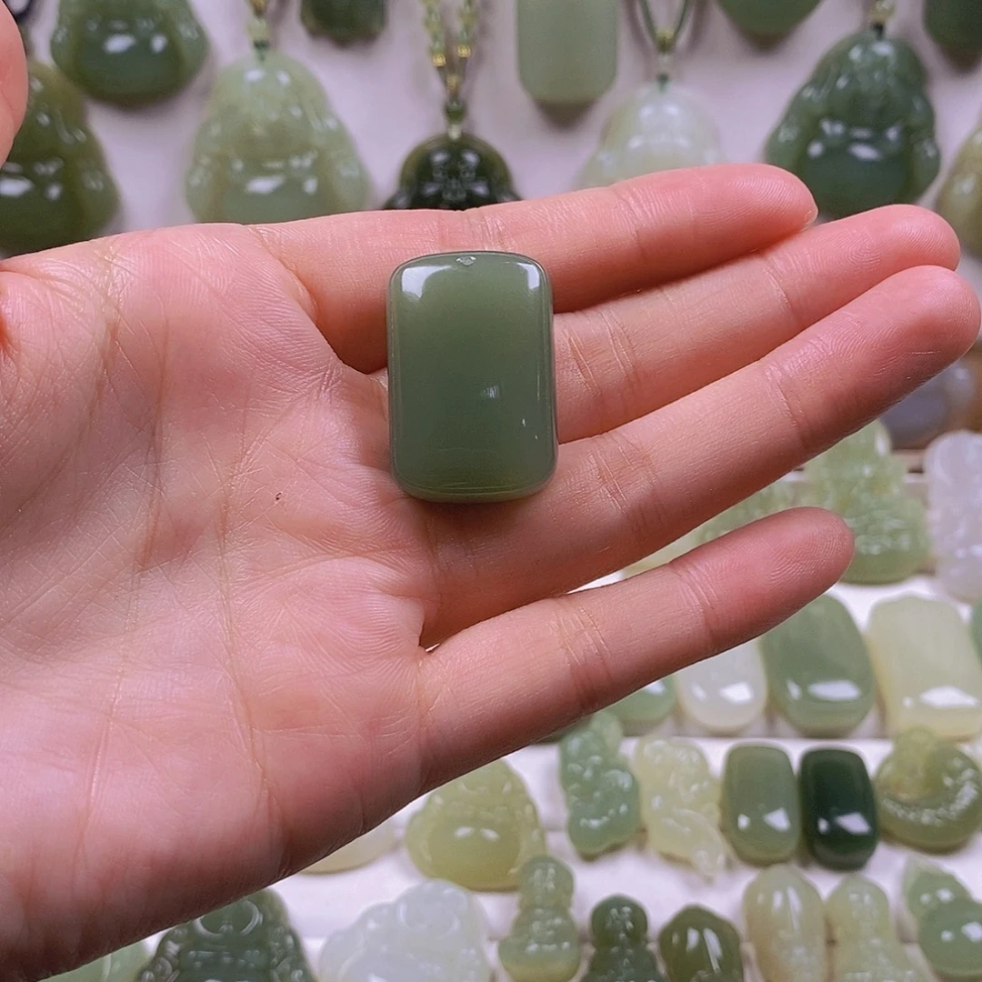 湘***湘和田玉未镶嵌颈饰