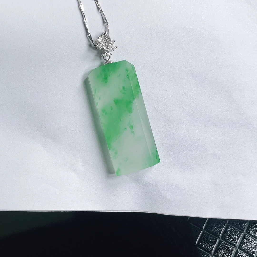石英质玉未镶嵌挂件