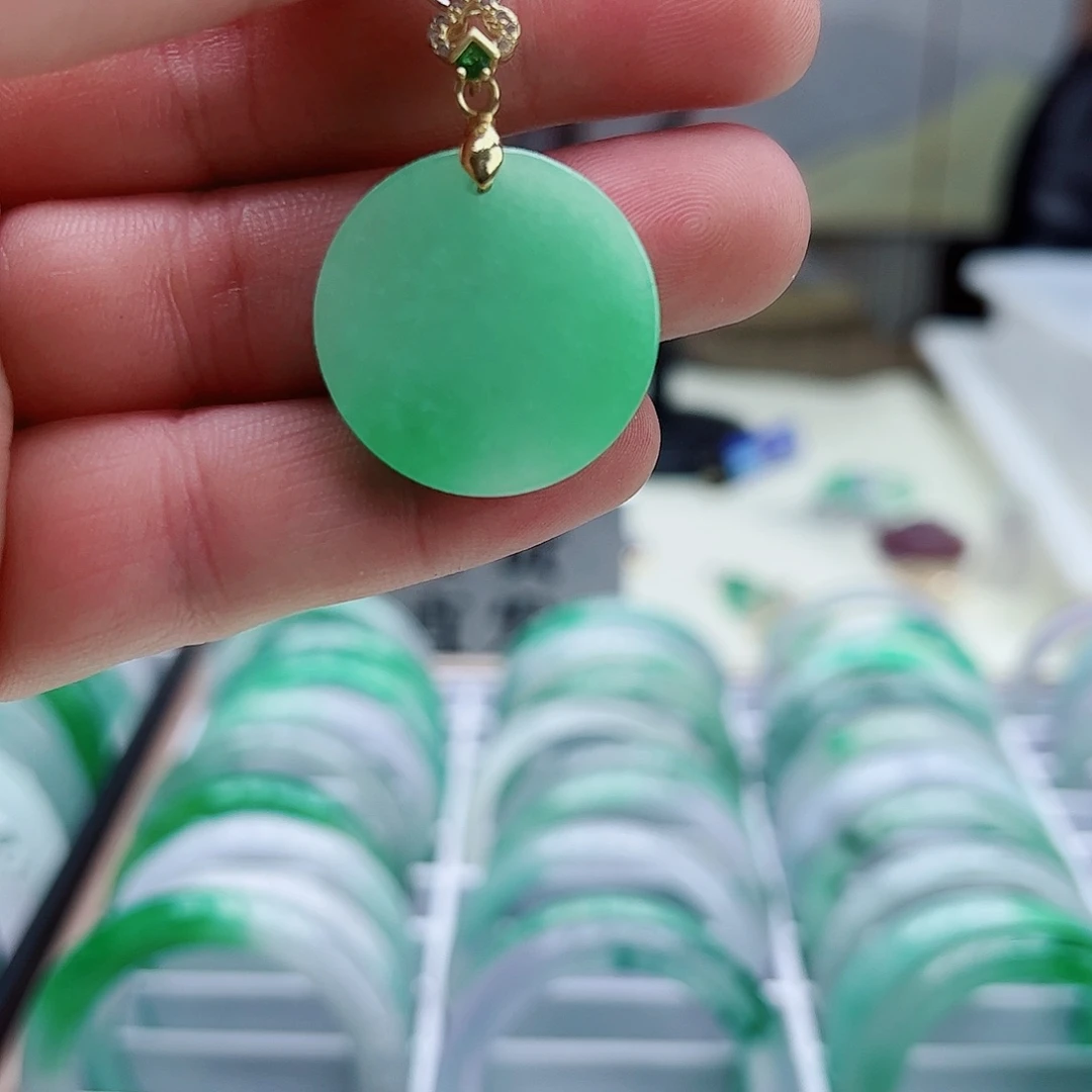 翡翠吊坠(赠链)银S925镶嵌