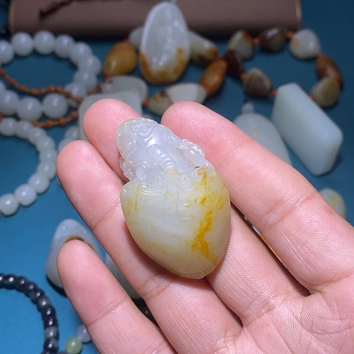 和田玉颈饰未镶嵌