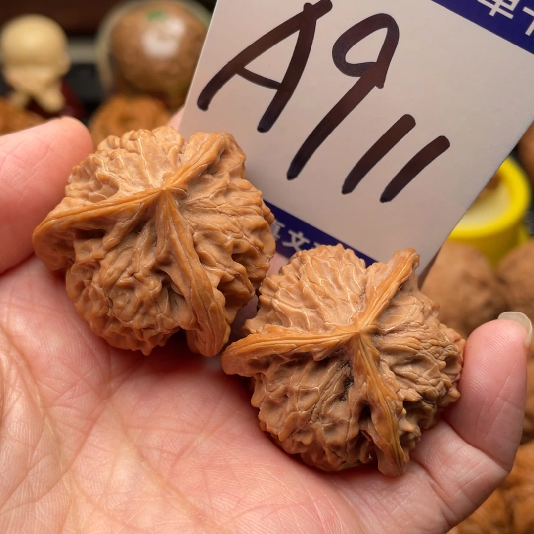 把件桃核盘山三棱35