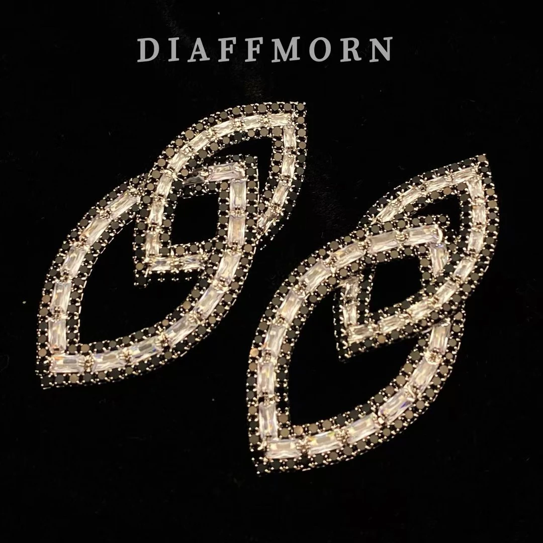 铜合金合成锆石耳饰 Y·M〖相濡以沫〗大气百搭气质轻奢款耳环