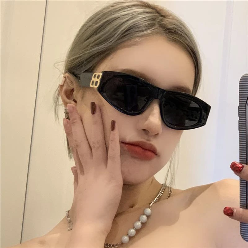 双B欧美风三角猫眼太阳眼镜拽姐新款潮凹造型时尚街拍黑太阳眼镜