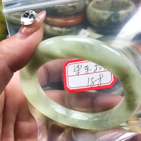 蛇纹石玉手镯未镶嵌柒**陸