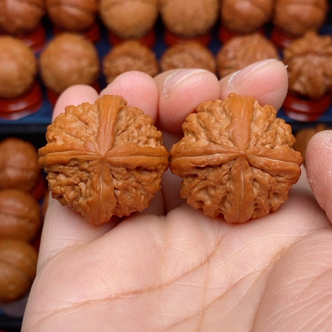 把件文玩核桃手捻霸王龙四棱