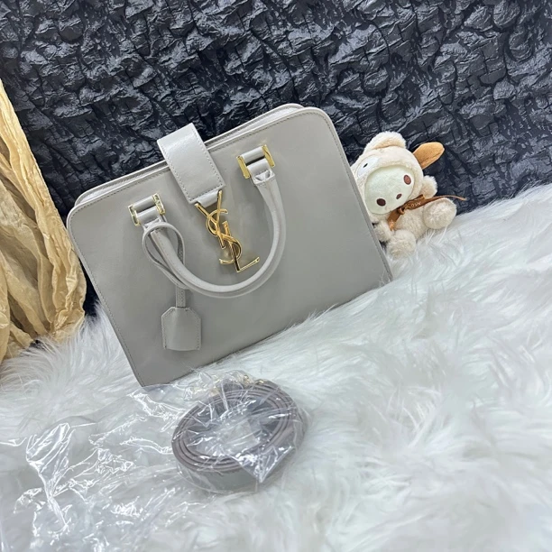 95新 YSL/圣罗兰 大喜/圣罗兰灰色小号cabars斜挎包