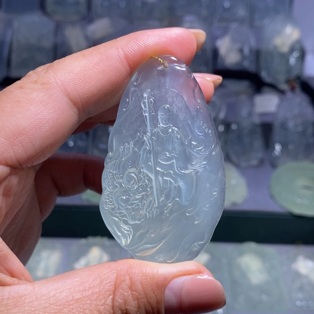 岫玉未镶嵌颈饰地藏王