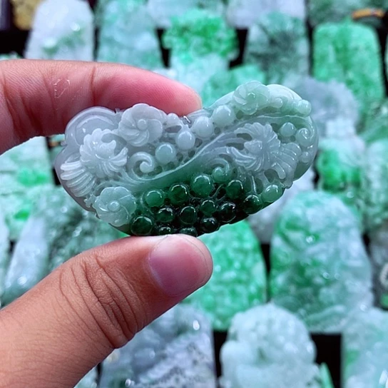 吊坠(不含链)未镶嵌翡翠