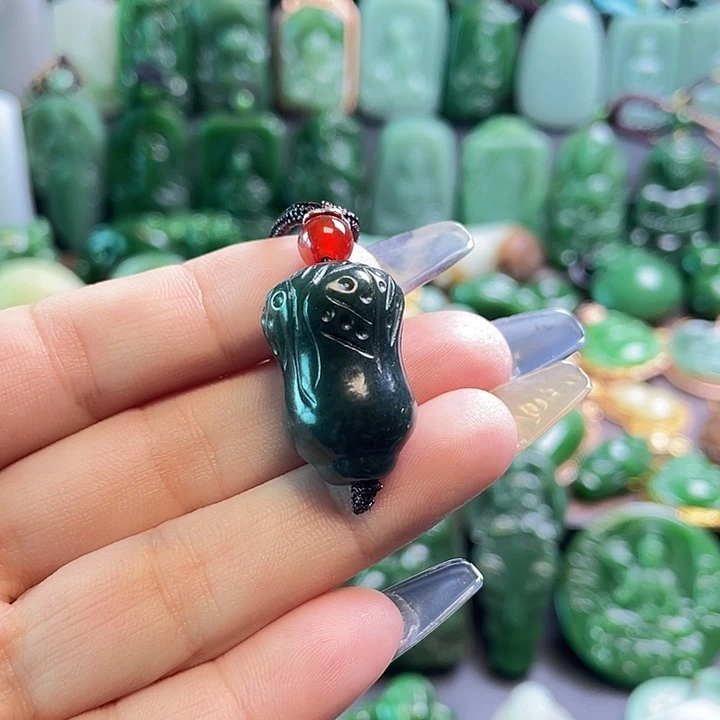 宫***和田玉未镶嵌挂件