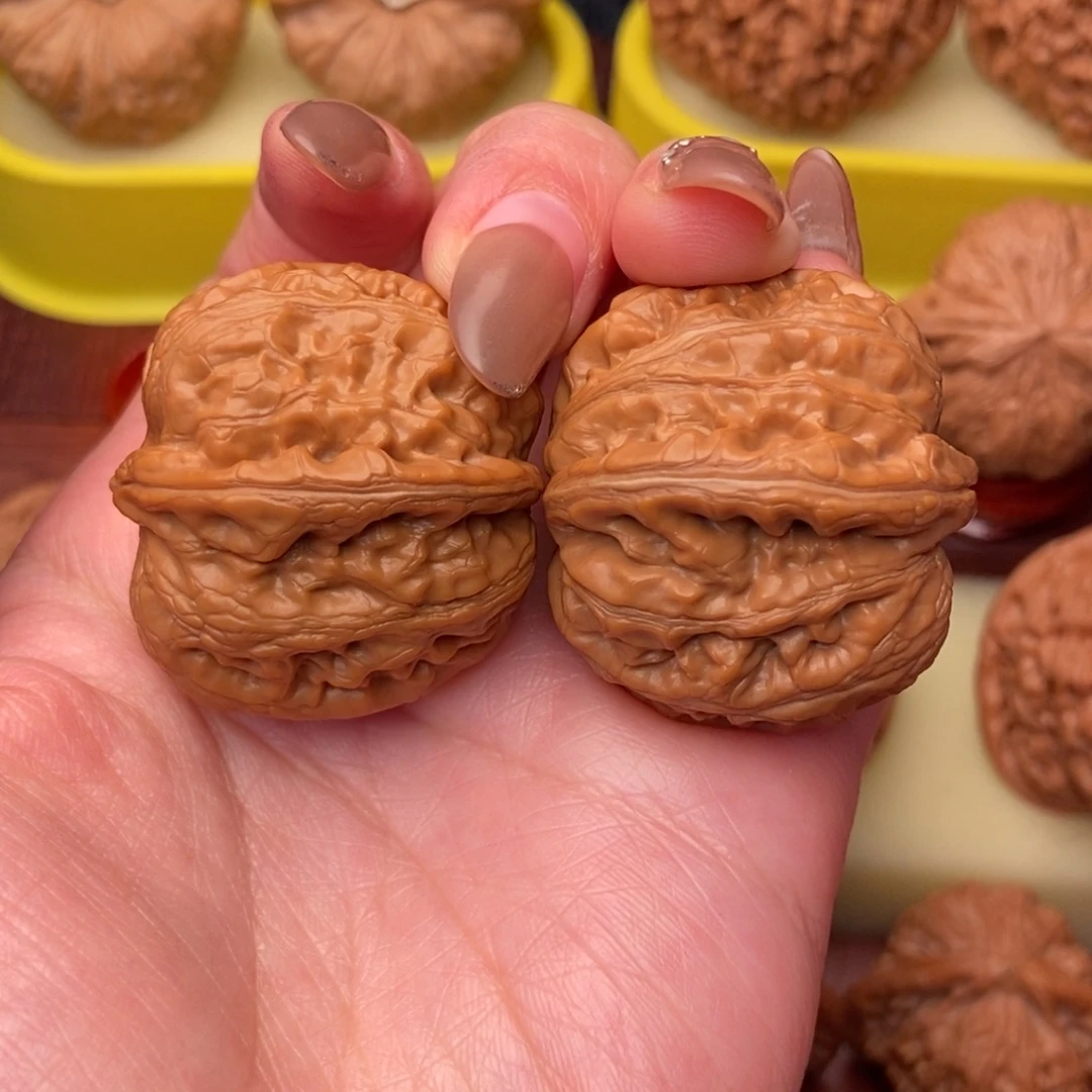 暢***文玩核桃把件粗筋 元宝