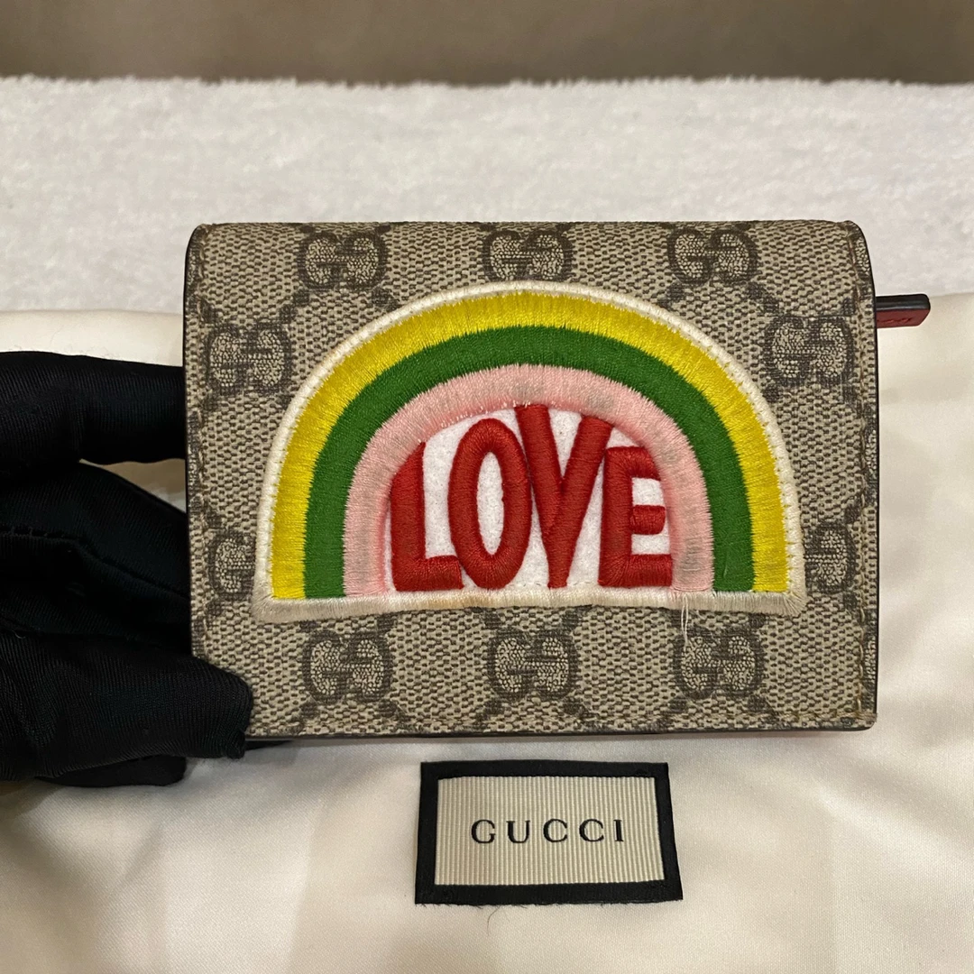 95新 GUCCI/古驰 彩虹LOVE 老花小钱包/卡包。可以放大钞