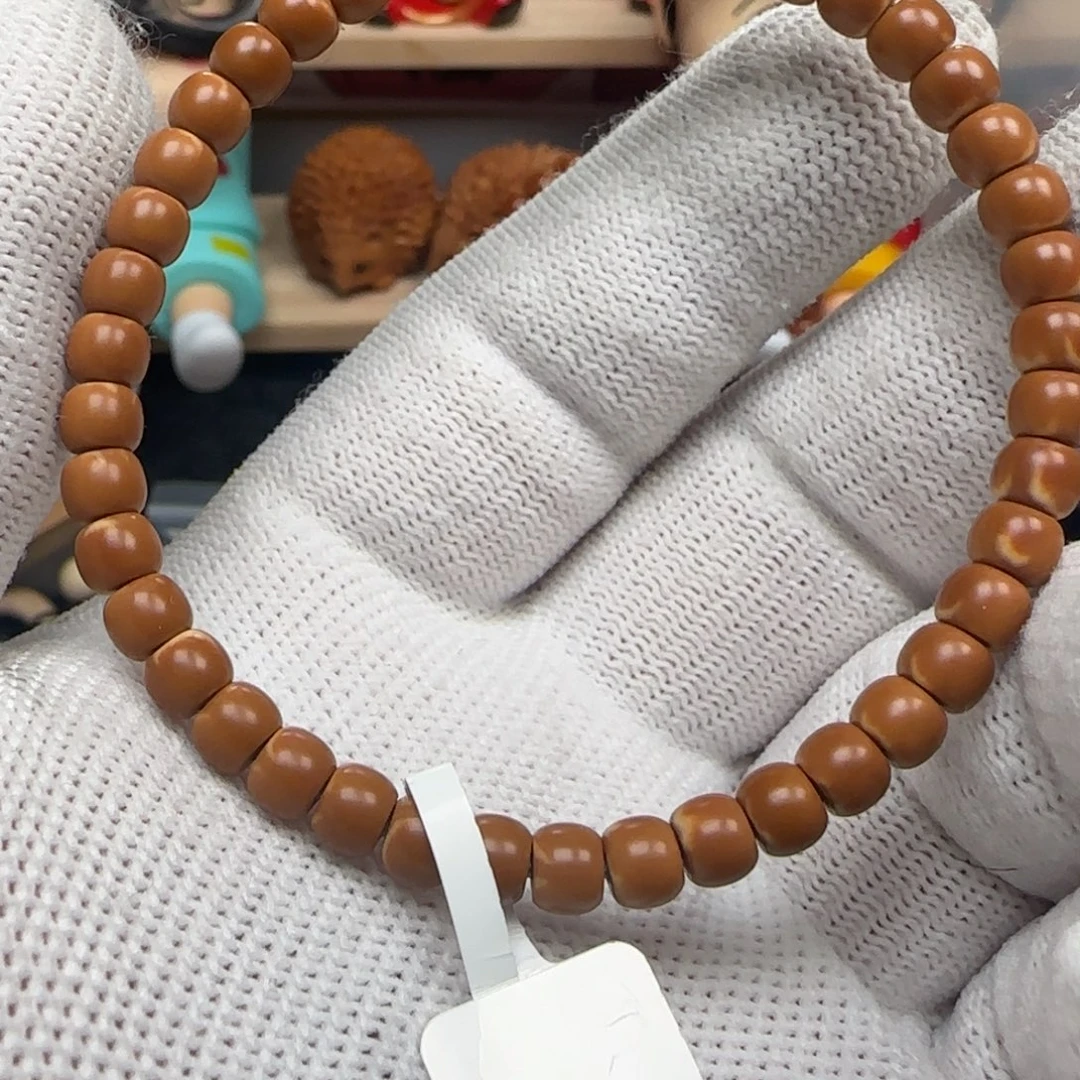 手串橄榄核老挝单圈三花微白5.4福利