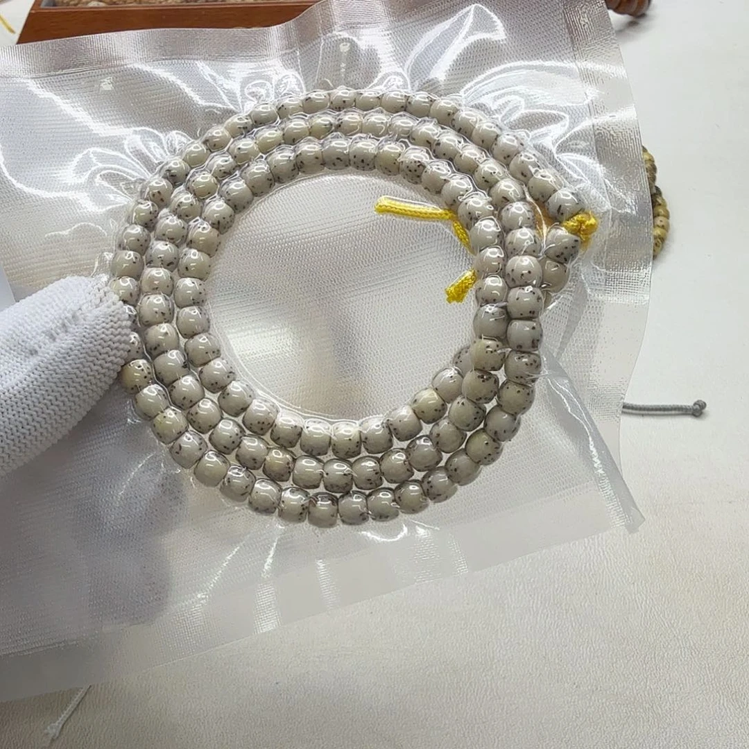 吊坠星月菩提12尊宠糯冰石玉河豚6左右108