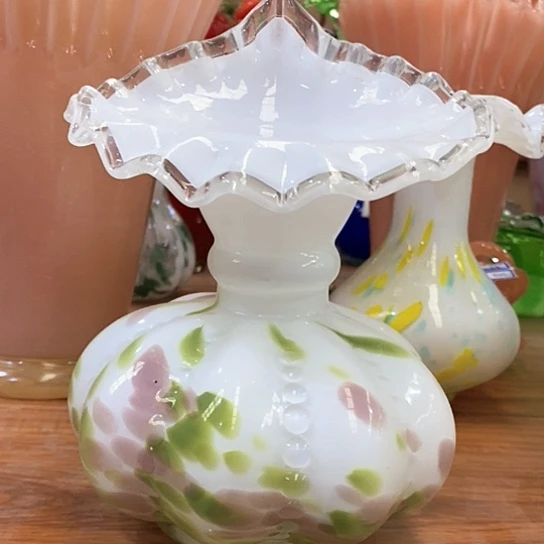 琉璃花瓶高19厘米口径5厘米